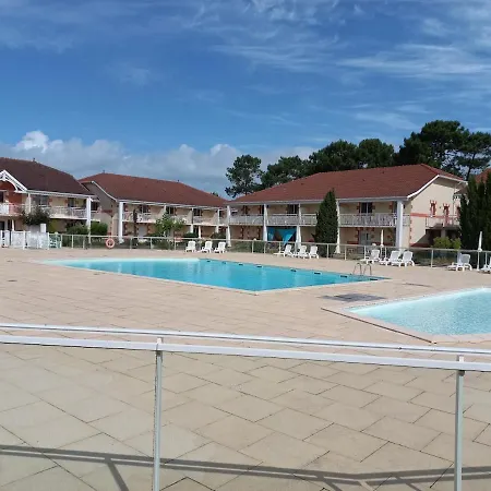 4 Personnes - Avec Piscine *